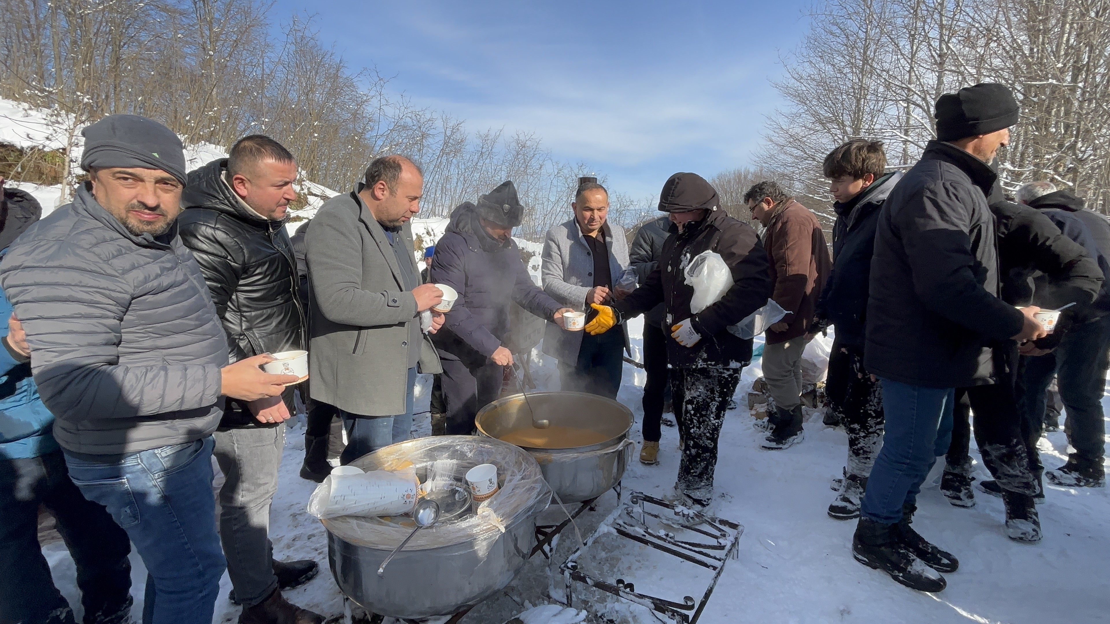 Orduda Kar Yagisi Eglenceye Donustu 150 Kisi Ayni Anda Postelerle Kaydi 3