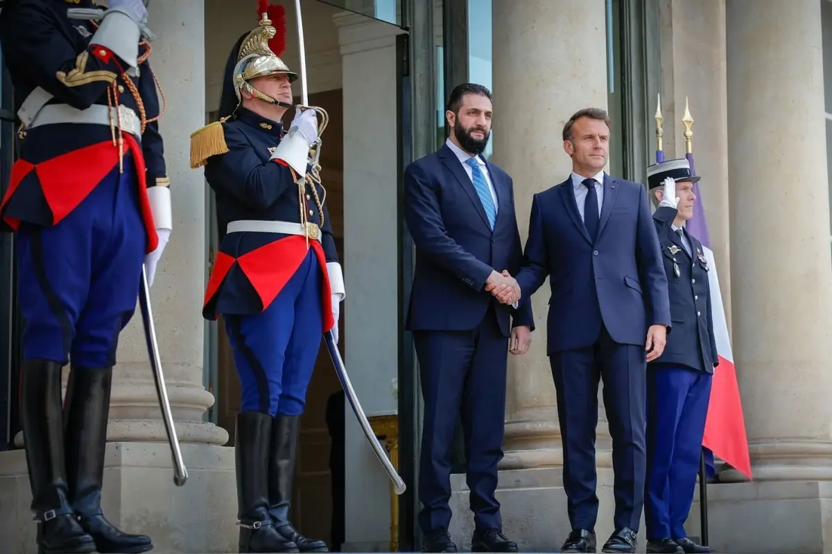 Suriye Devlet Baskani El Sara Ve Macron Gorustu