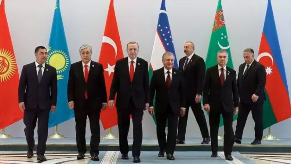 T Ü R K D E V L E T L E R İ22