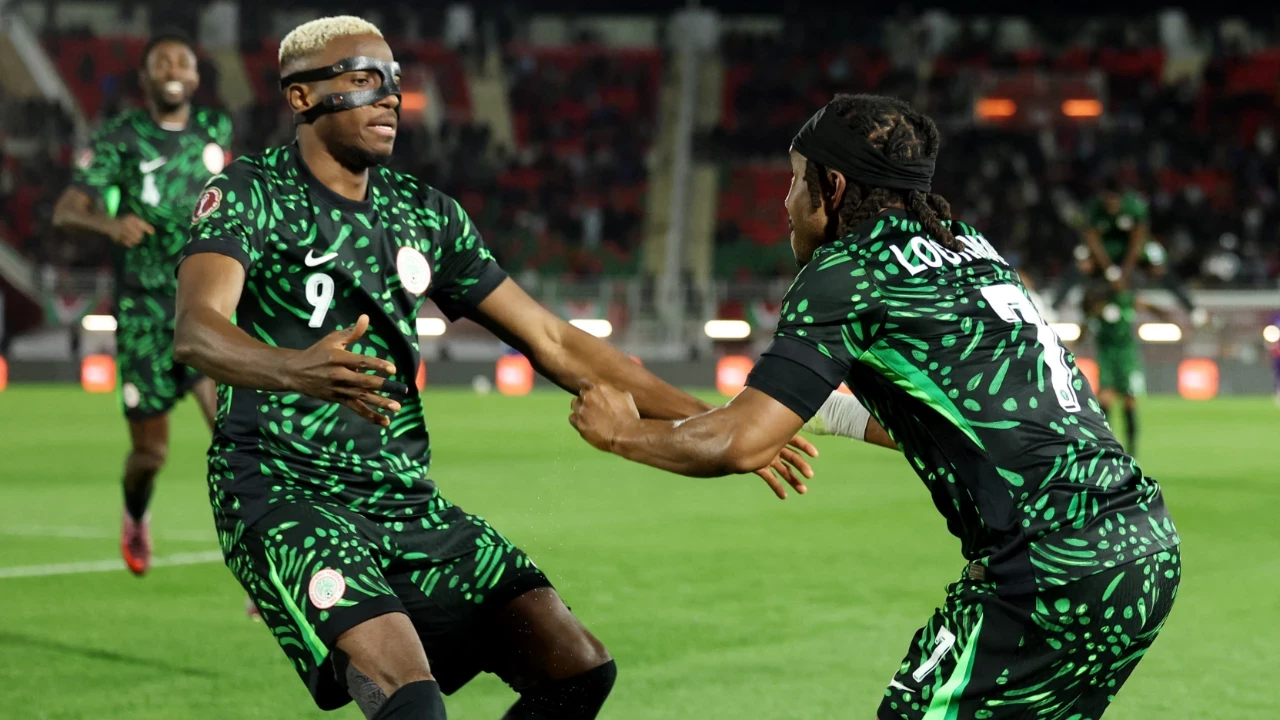 Victor Osimhen Sov Yapti Nijerya Ceyrek Finale Yukseldi Zejv