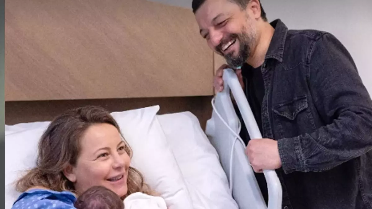 Vildan Atasever Doğum Yaptı