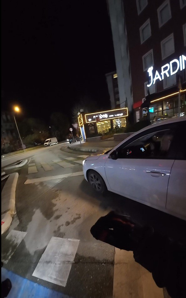 Yanlis Trafik Isigina Uyan Surucu Arac Kuyruguna Sebep Oldu 2