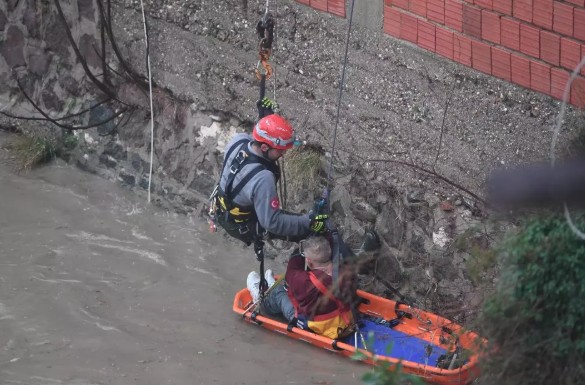 Yaşamlaölümarasinda22012225 (1)