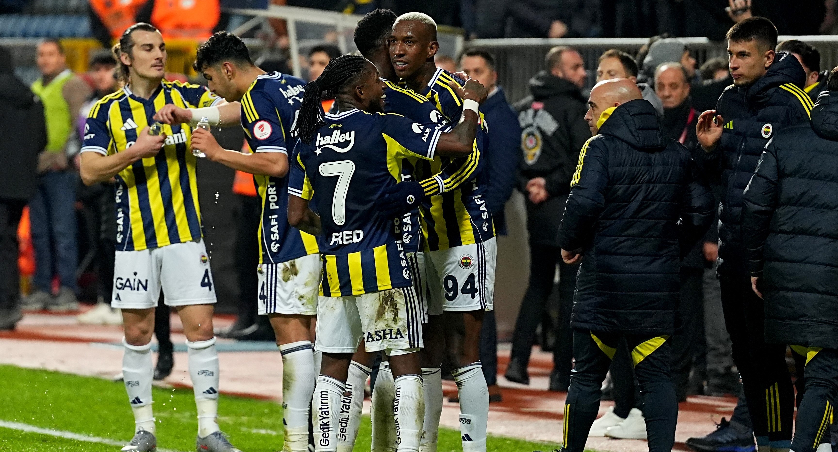Yeni Çarşı Fenerbahçe