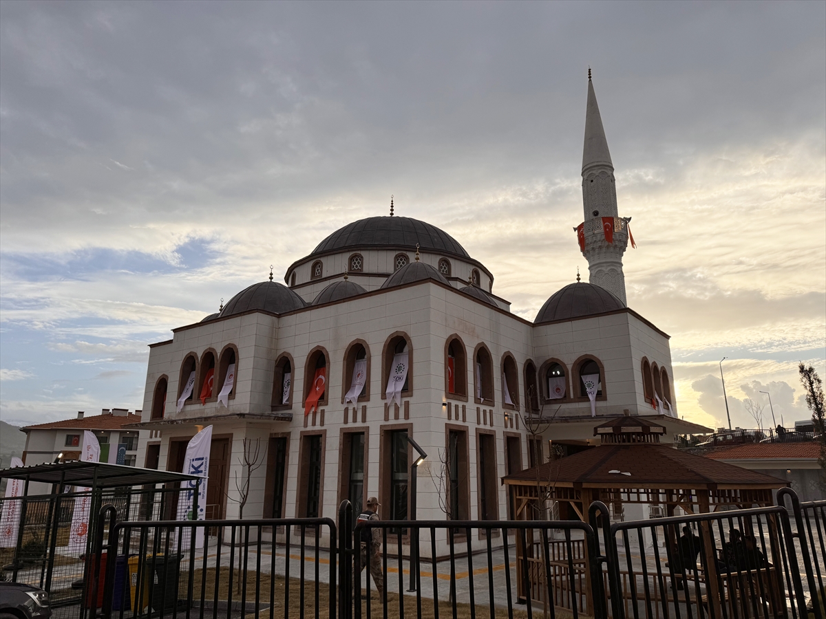 A A 20260202 40434190 40434183 6 S U B A T D E P R E M L E R I N I N U C U N C U Y I L I H A T A Y D A D E P R E M L E R D E H A S A R G O R E N C A M I L E R I N Y E R I N E Y E N I L E R I Y A P I L I Y O R