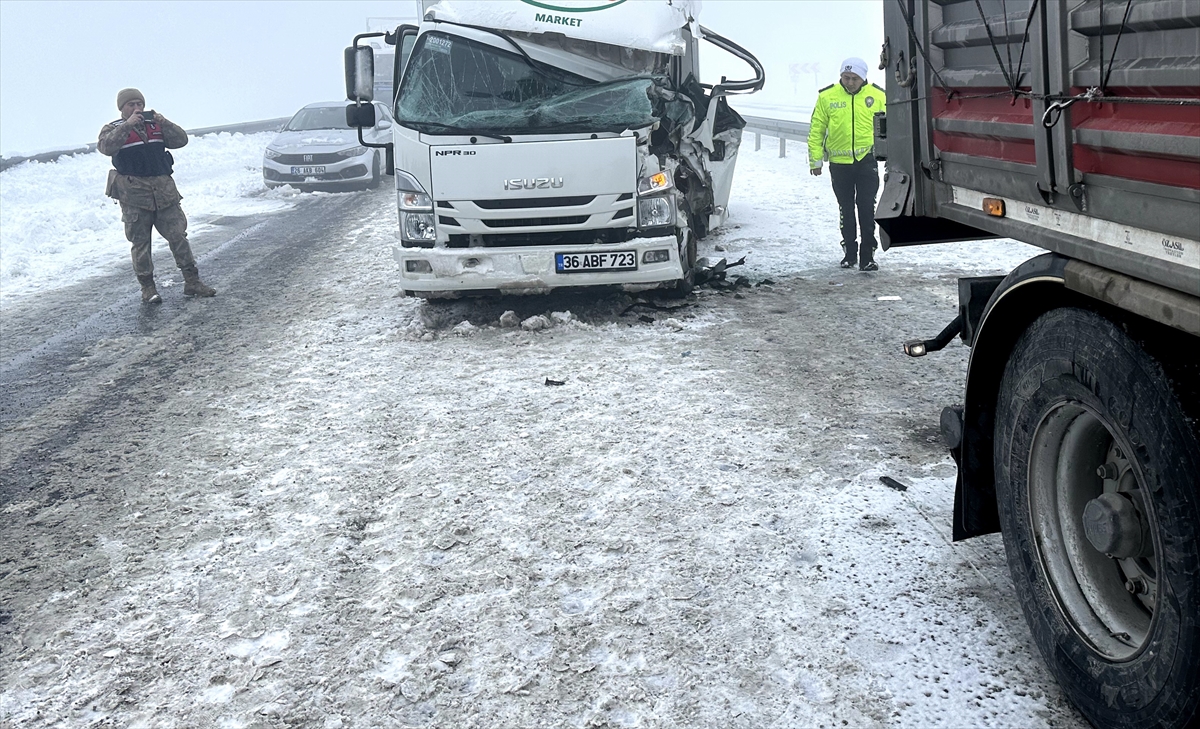 A A 20260209 40501893 40501890 K A R S T A Z I N C I R L E M E T R A F I K K A Z A S I N D A 5 A R A C T A H A S A R O L U S T U