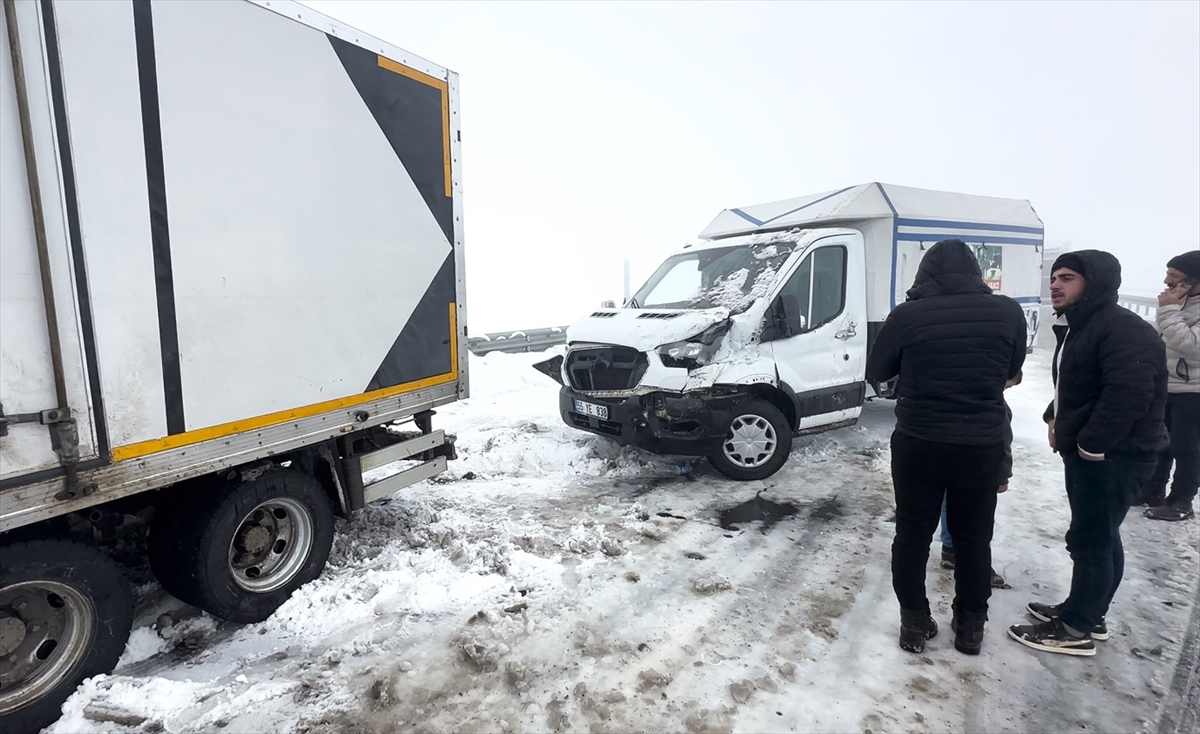 A A 20260209 40501893 40501891 K A R S T A Z I N C I R L E M E T R A F I K K A Z A S I N D A 5 A R A C T A H A S A R O L U S T U