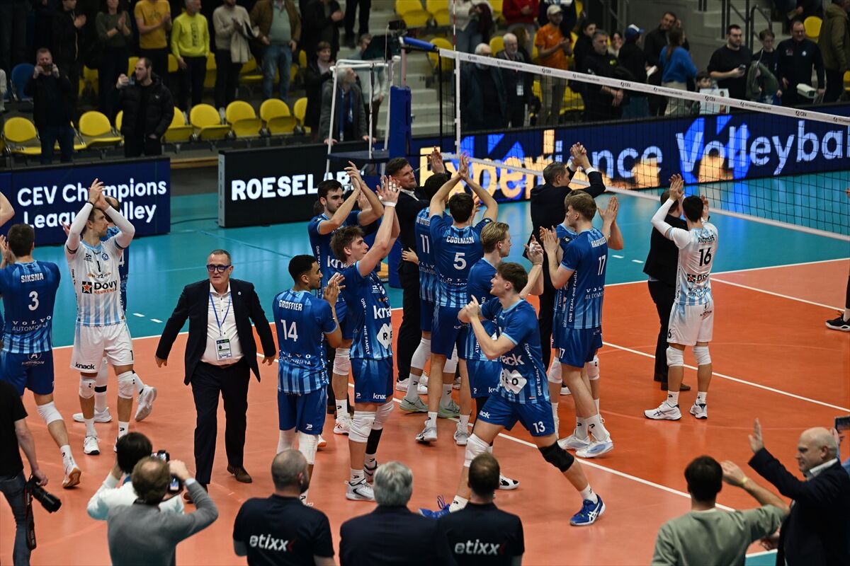 A A 20260210 40516247 40516243 K N A C K R O E S E L A R E G A L A T A S A R A Y H D I S I G O R T A