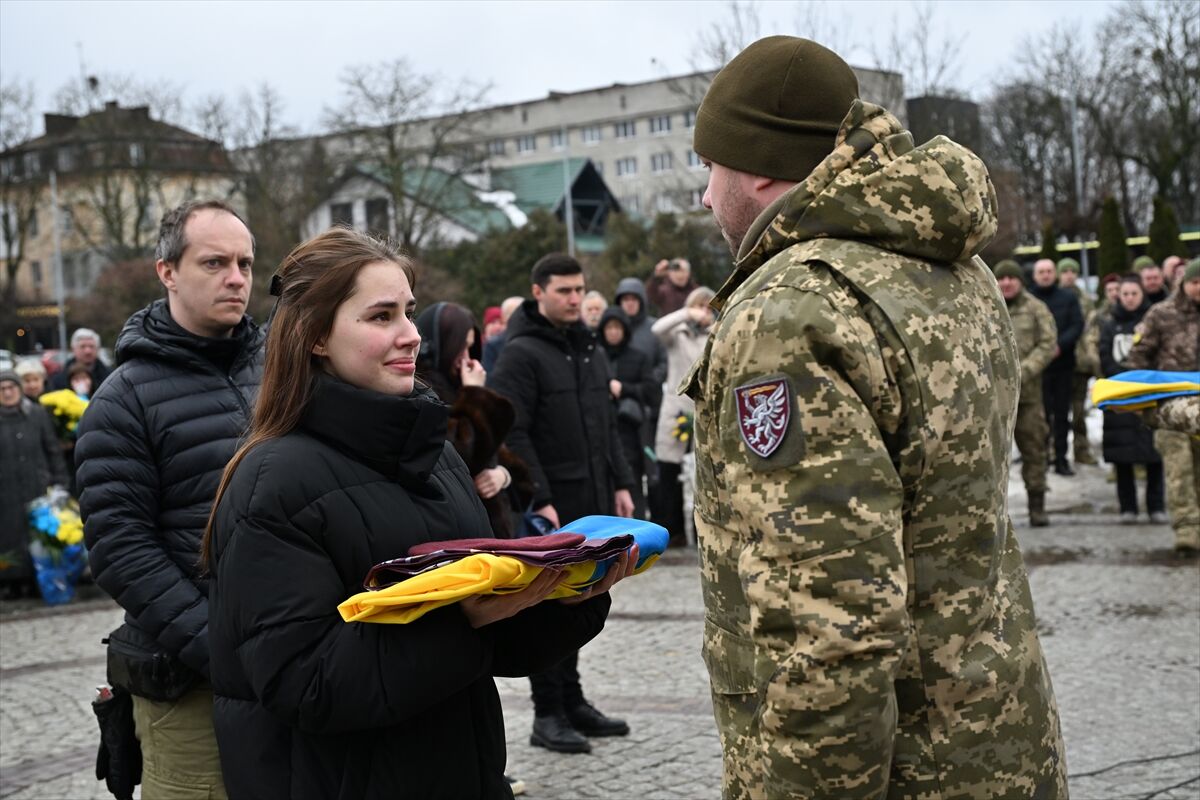 Rusya-Ukrayna savaşı'nın 4. yılında Lviv'de hüzünlü veda