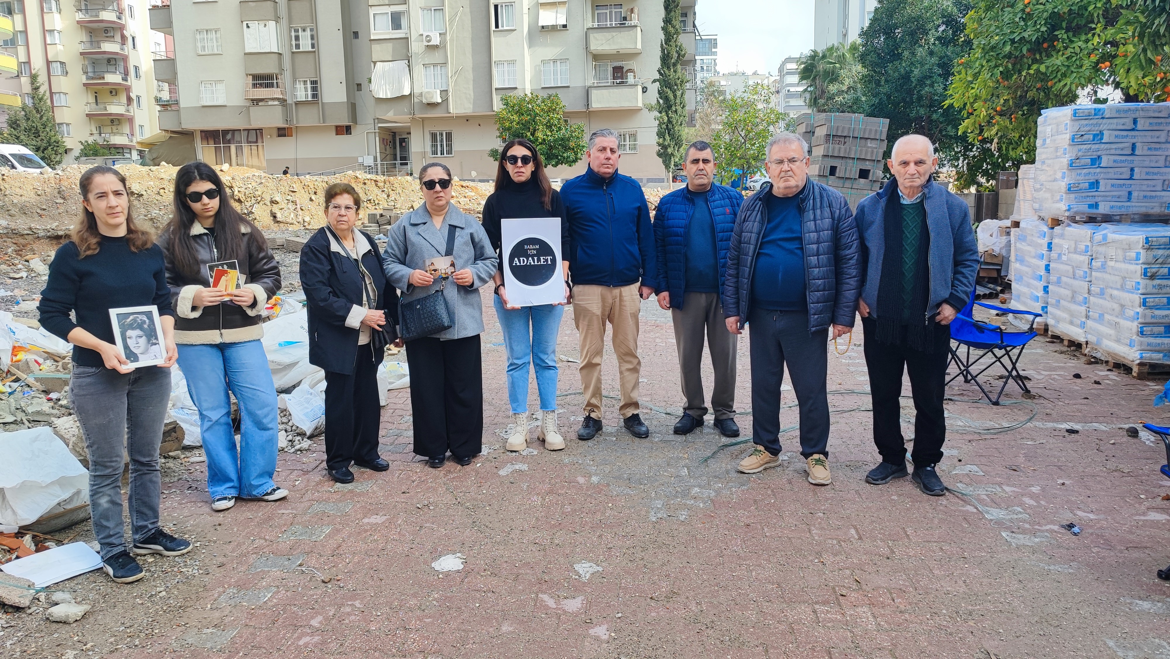 Adanada Alpargun Apartmaninda Hayatini Kaybedenler Anildi 1