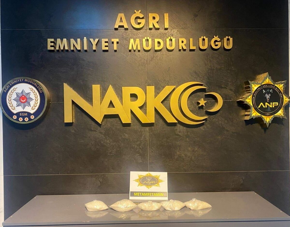 Ağrı'da Uyuşturucuya Ağır Darbe 7'Si Yabancı 8 Tutuklama (1)