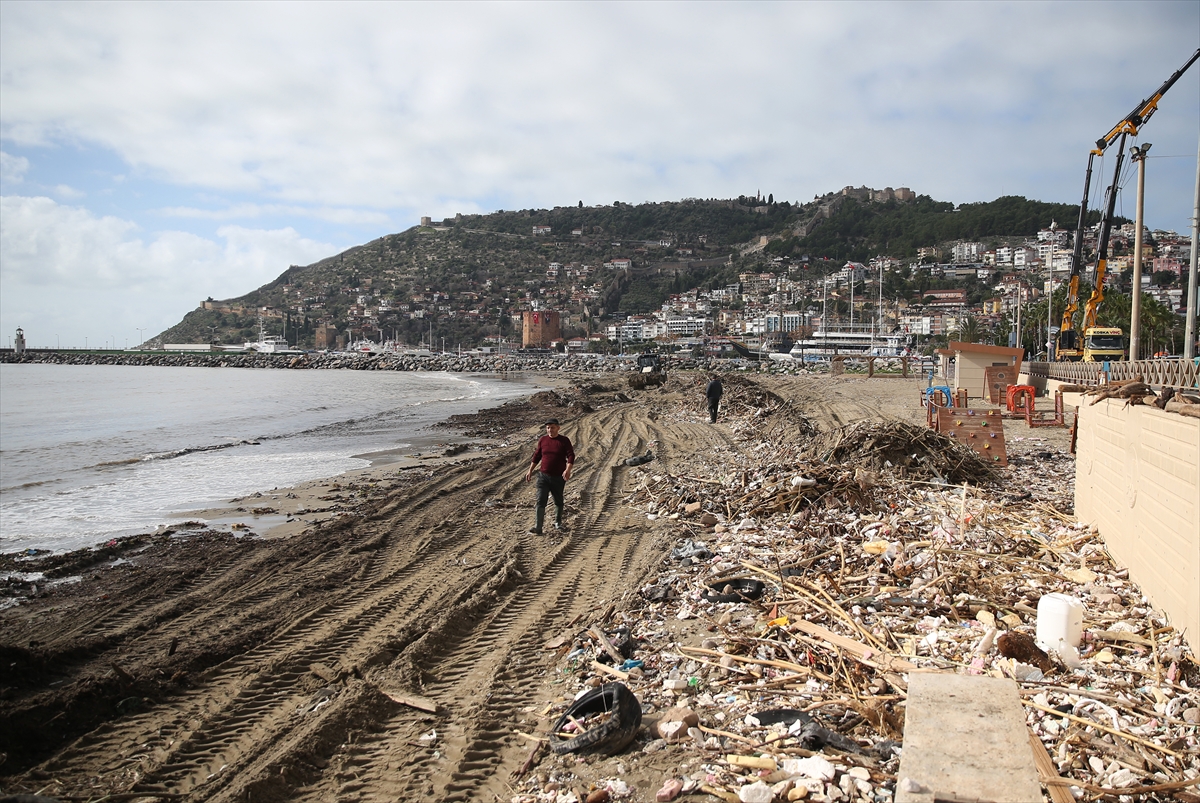 Alanya'da Korkutan Heyelan Kamerada Evler Boşaltıldı (3)