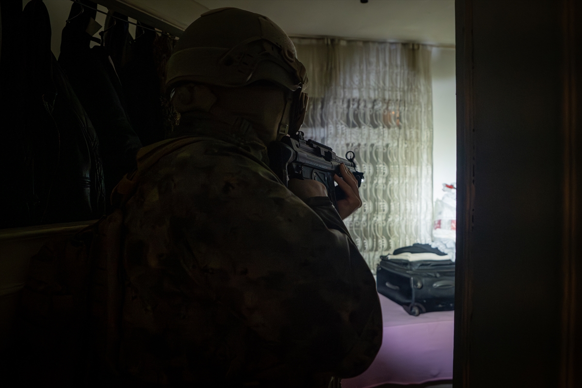 Ankara Merkezli Suç Örgütüne Şafak Baskını! 37 Adres, 35 Araç Ve Kıskıvrak Yakalanan 37 Şüpheli (3)