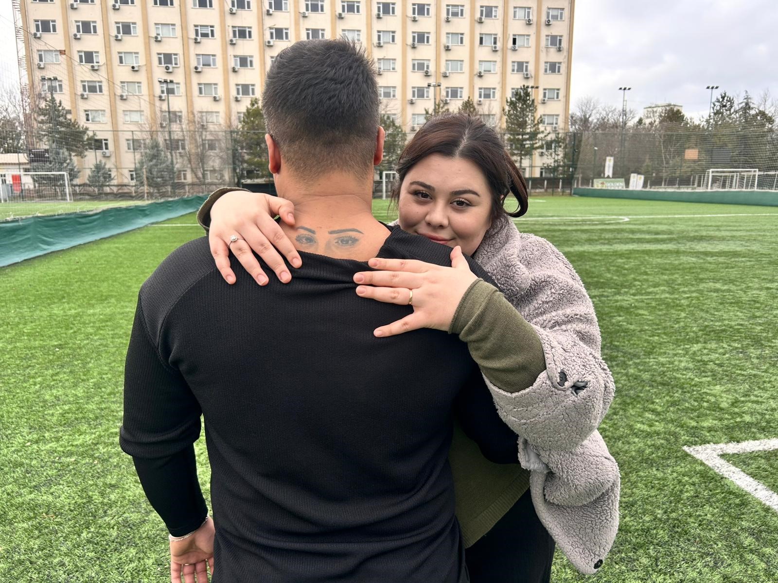 Ankarada Esinden Hali Saha Izni Aldi Arkadaslari Pankartla Tesekkur Etti 2-1