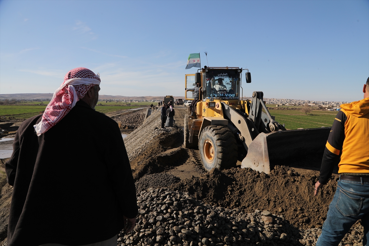 Aynularab'da 'Dönüş' Seferberliği Terörün Yıktığı Köprüyü Halk Kendi Elleriyle Onarıyor (5)
