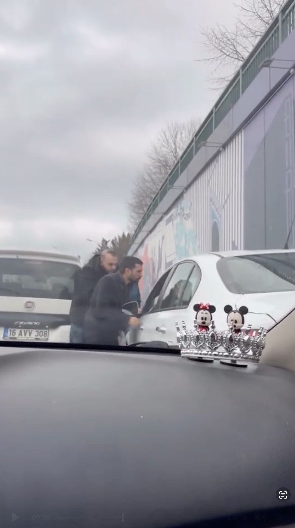 B U R S A T R A F İ K K A V G A S I4524