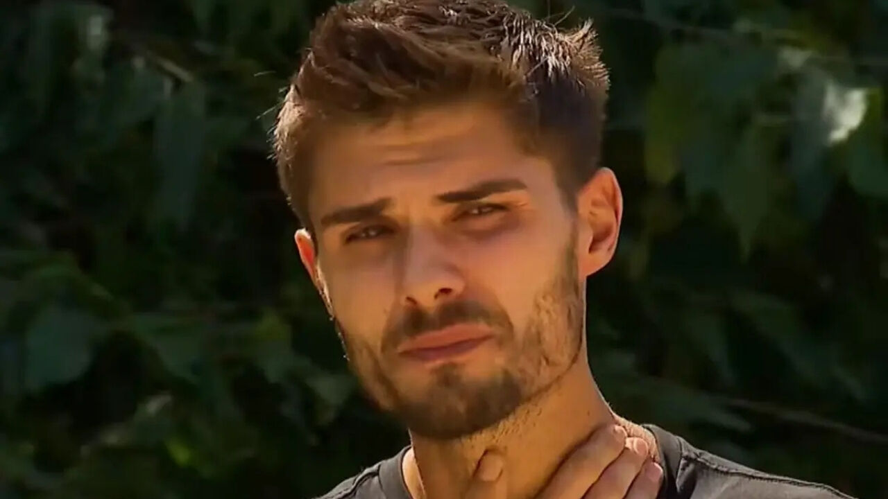 Barış Murat Yağcı Gözyaşlarıyla Survivor'a Geri Döndü!