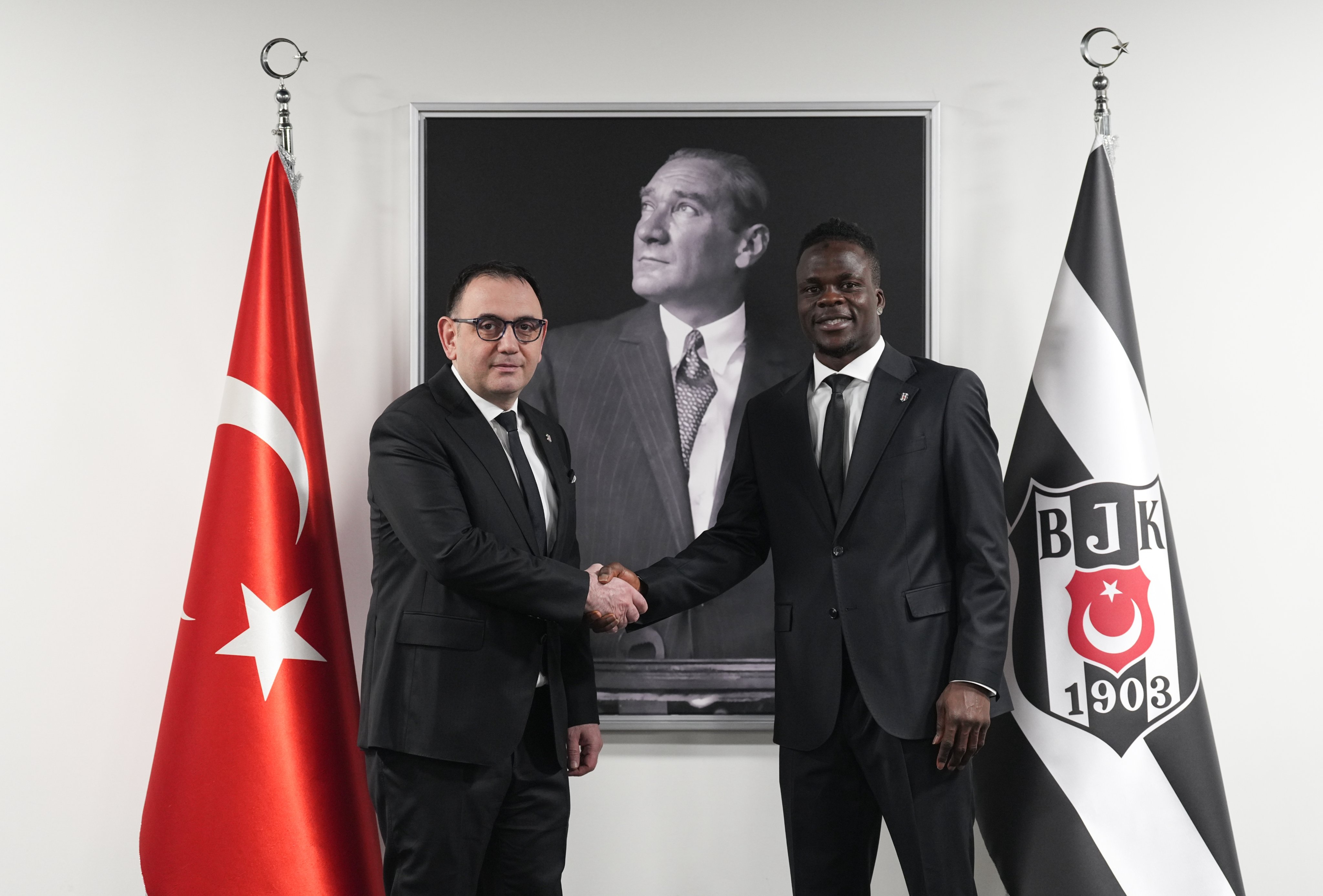 Beşiktaş, Junior Olaitan'la Sözleşme Imzaladı2
