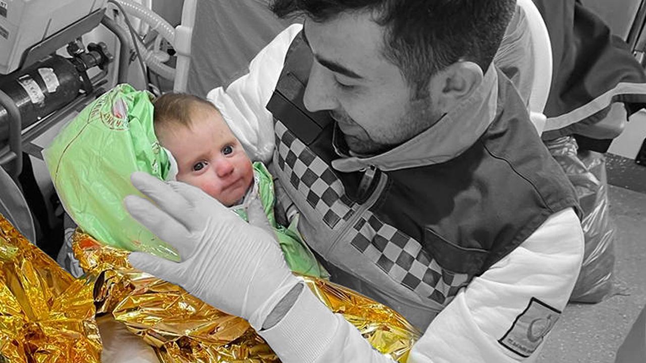 Enkazdan 128 Saat Sonra Cikan Bebek