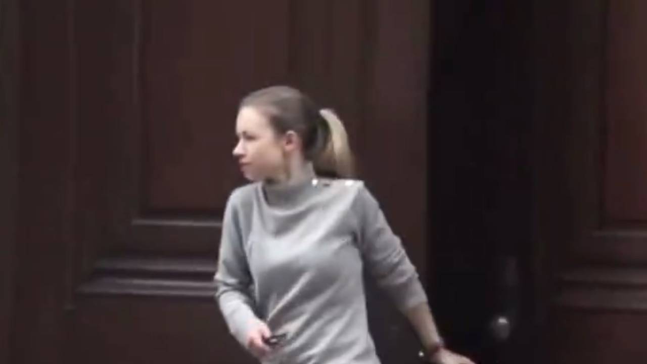 Epstein Malikanesindeki Gizli Kiz 3