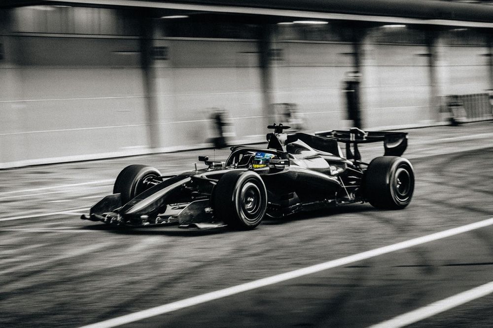 Fernando Alonso Aston Martin-2