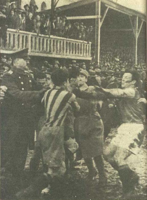 Fighting After Galatasaray Fenerbahçe Match In 23 February 1934-1