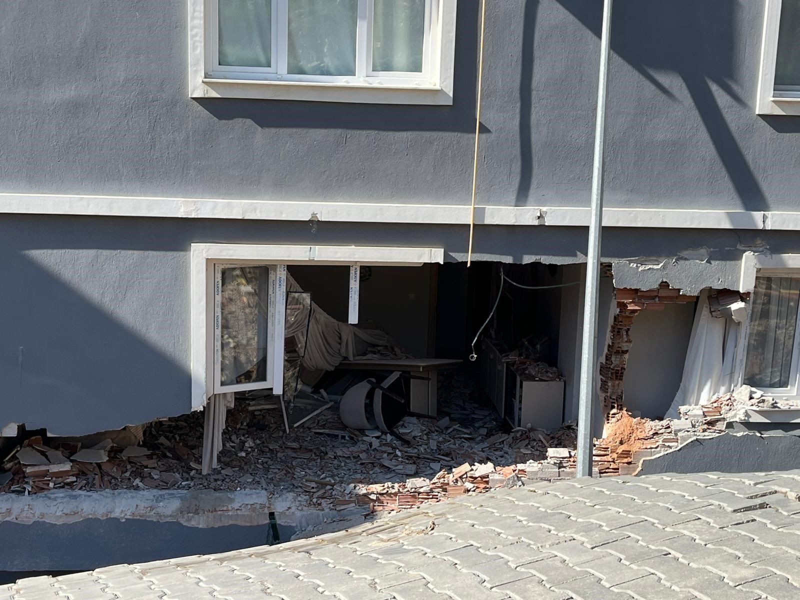 İ Z M İ R İ S T İ N A T D U V A R I77825