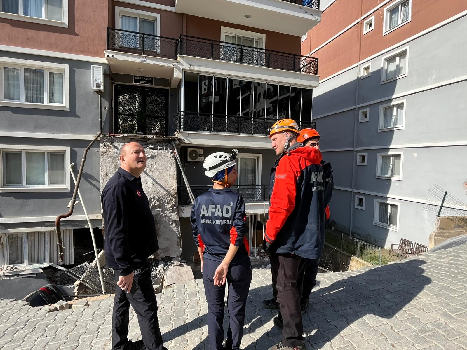 İ Z M İ R İ S T İ N A T D U V A R I77826