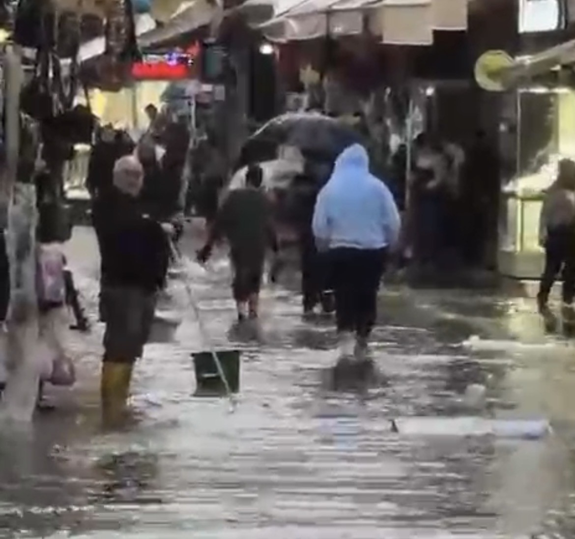 Izmirsağanak5677 (1)