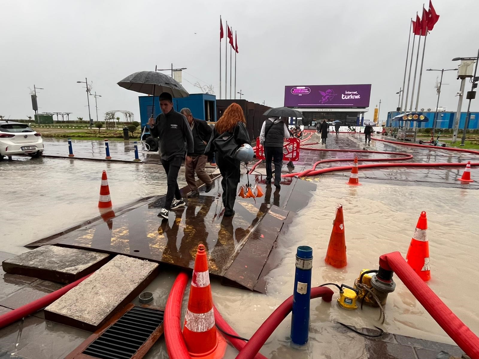 Izmirsağanak677 (2)