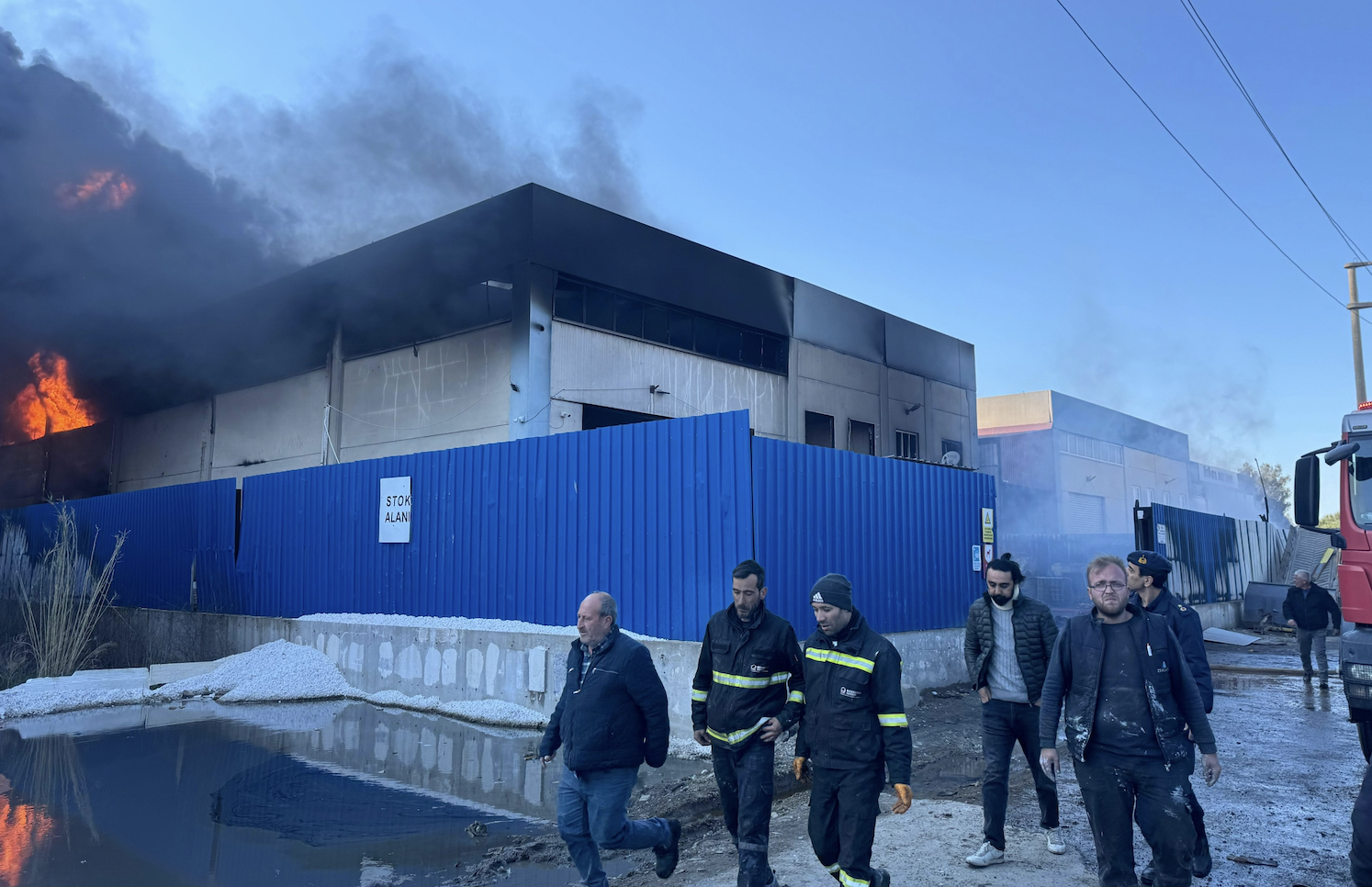 Izmirtorbalıyangın6622