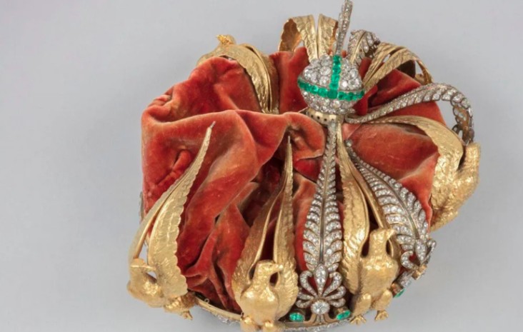 Louvredüşentac655 (1)