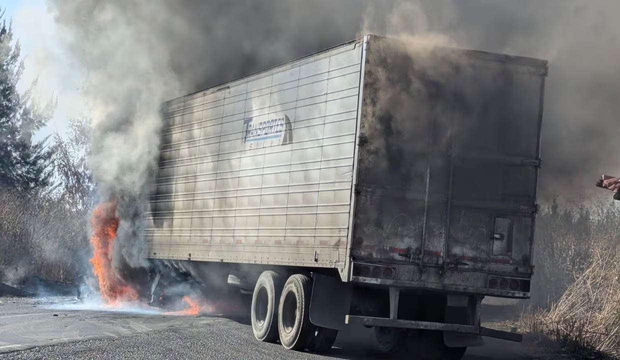 Meksikada Kartel Uyeleri Havalimanina Saldirdi (1)