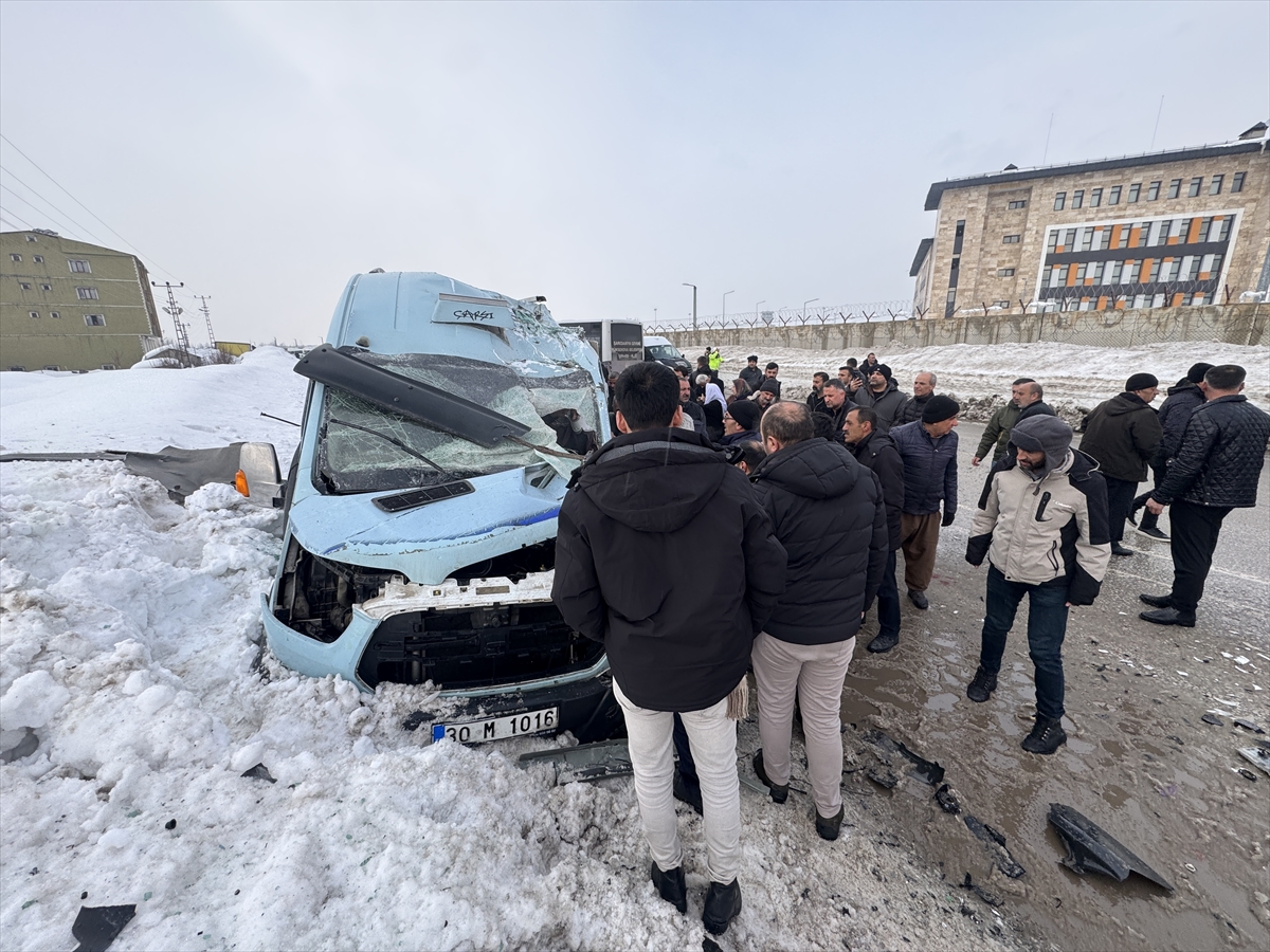 Mi̇ni̇büs Hakkari̇ (3)