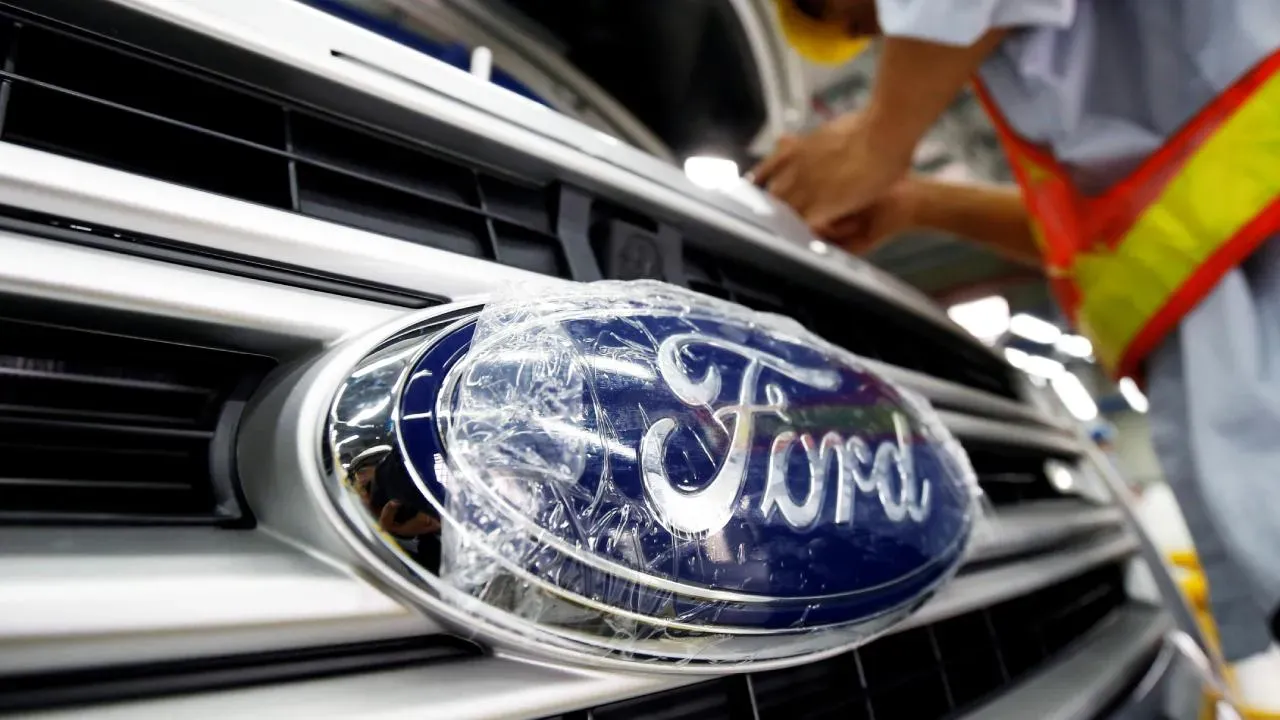 Ford, yazılım hatası nedeniyle 4 milyondan fazla aracını geri çağırıyor