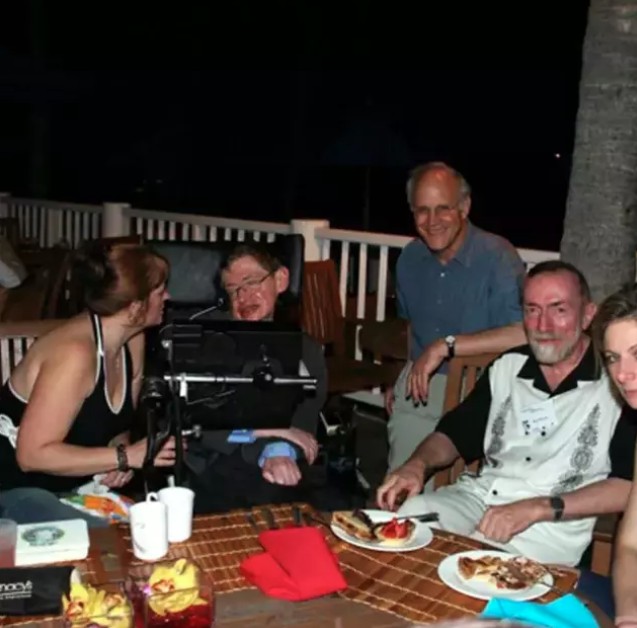 S T E P H E N H A W K İ N G677