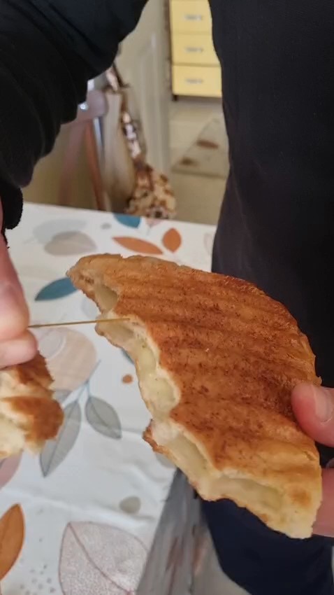 Sahurda Mide Bulandıran Sürpriz Ekmekten Lastik Çıktı! (2)