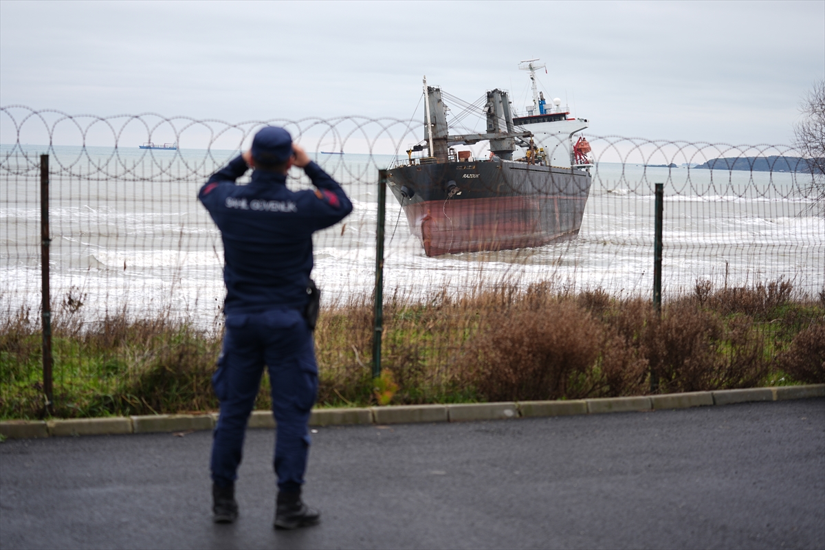 Sarıyer Kıyılarında Dev Misafir 'Razouk' Gizemli Bekleyiş Sürüyor (2)
