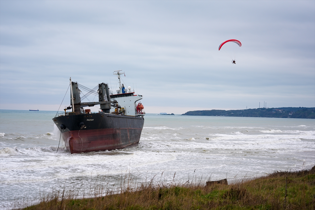 Sarıyer Kıyılarında Dev Misafir 'Razouk' Gizemli Bekleyiş Sürüyor (3)