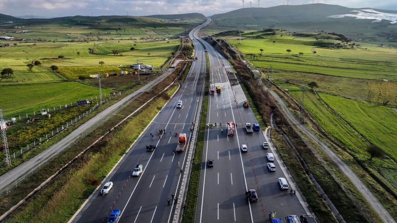 Gece yaşanan facianın izleri sabah ortaya çıktı: Balıkesir’de F-16 kazası!