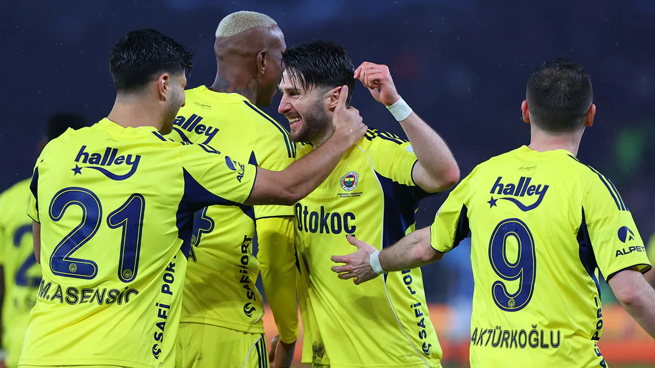 Trabzondaki Duelloda Zafer Fenerbahcenin Asensio Sov Yapti Sari Lacivertliler 3 Puani 1770832 20260214220340 20260214220340