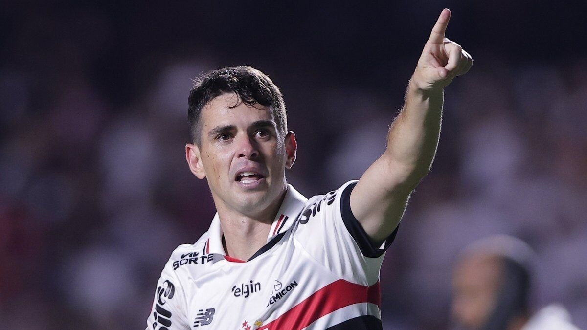 1200X675 Brezilyali Futbolcu Oscar Hastaneye Kaldirildi 1762893061959