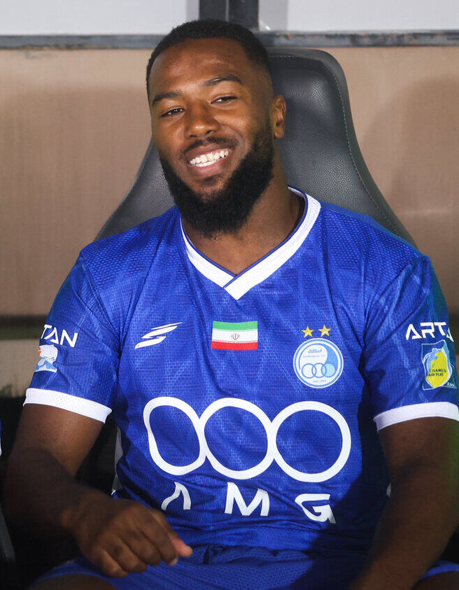 2025 Iran Football Premier League Esteghlal And Zob Ahan Football Match 3 Mehr (Cropped)