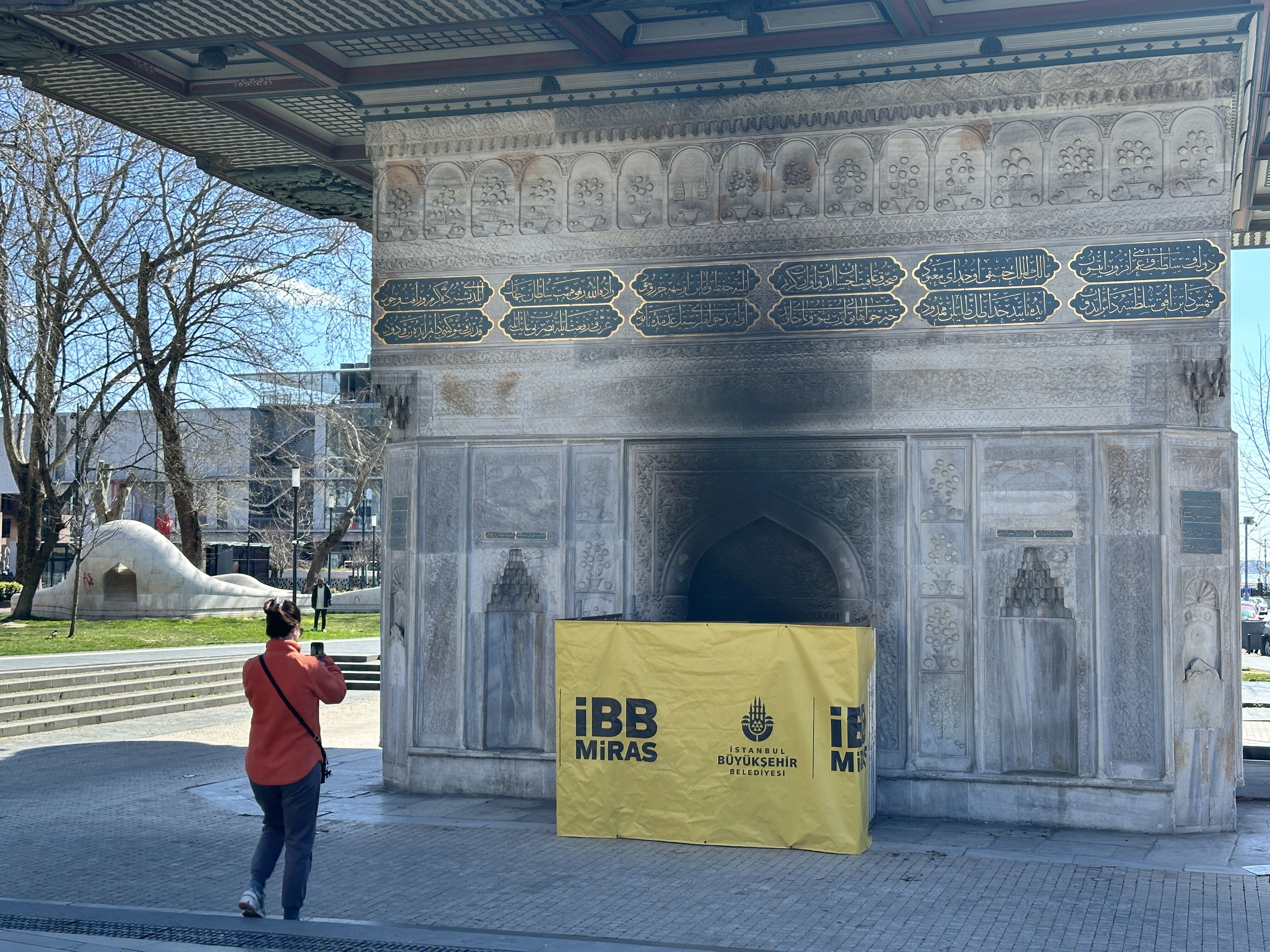 300 Yıllık Tarihi Tophane Çeşmesi'ne Çirkin Saldırı (2)