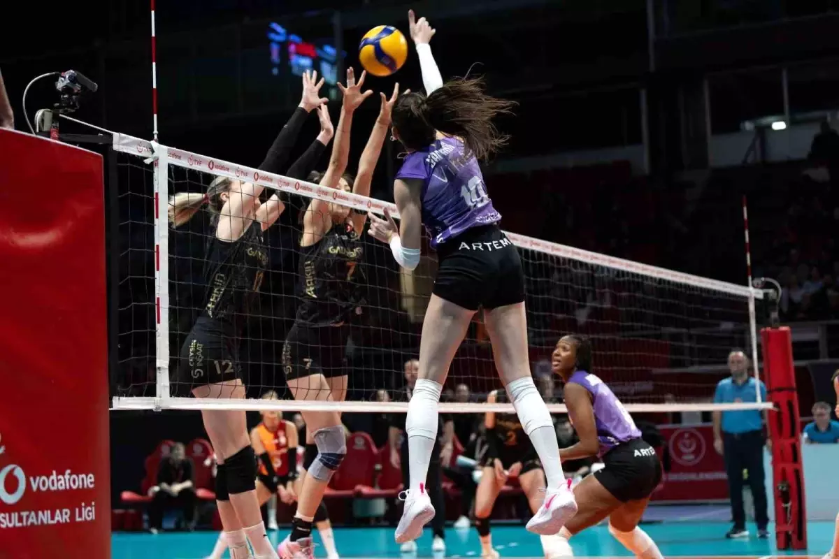 5 Setlik Derbinin Galibi Eczacibasi Dynavit 19635596 Amp