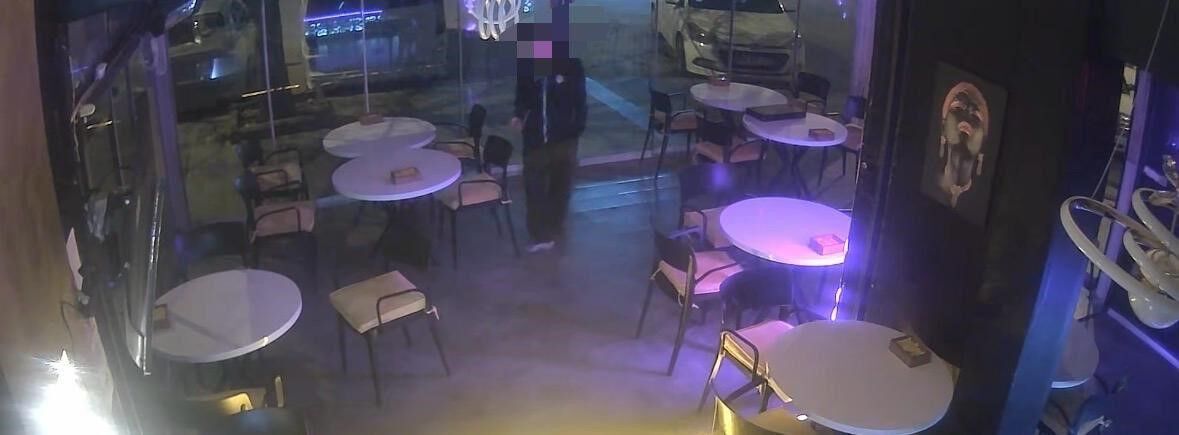 6 Gün Kafede Yaşayan Rahat Hırsız Yakayı Ele Verdi (6)