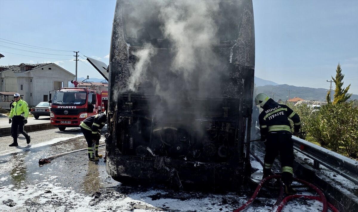 A A 20260303 40721048 40721047 M U G L A D A Y O L C U O T O B U S U N D E C I K A N Y A N G I N S O N D U R U L D U