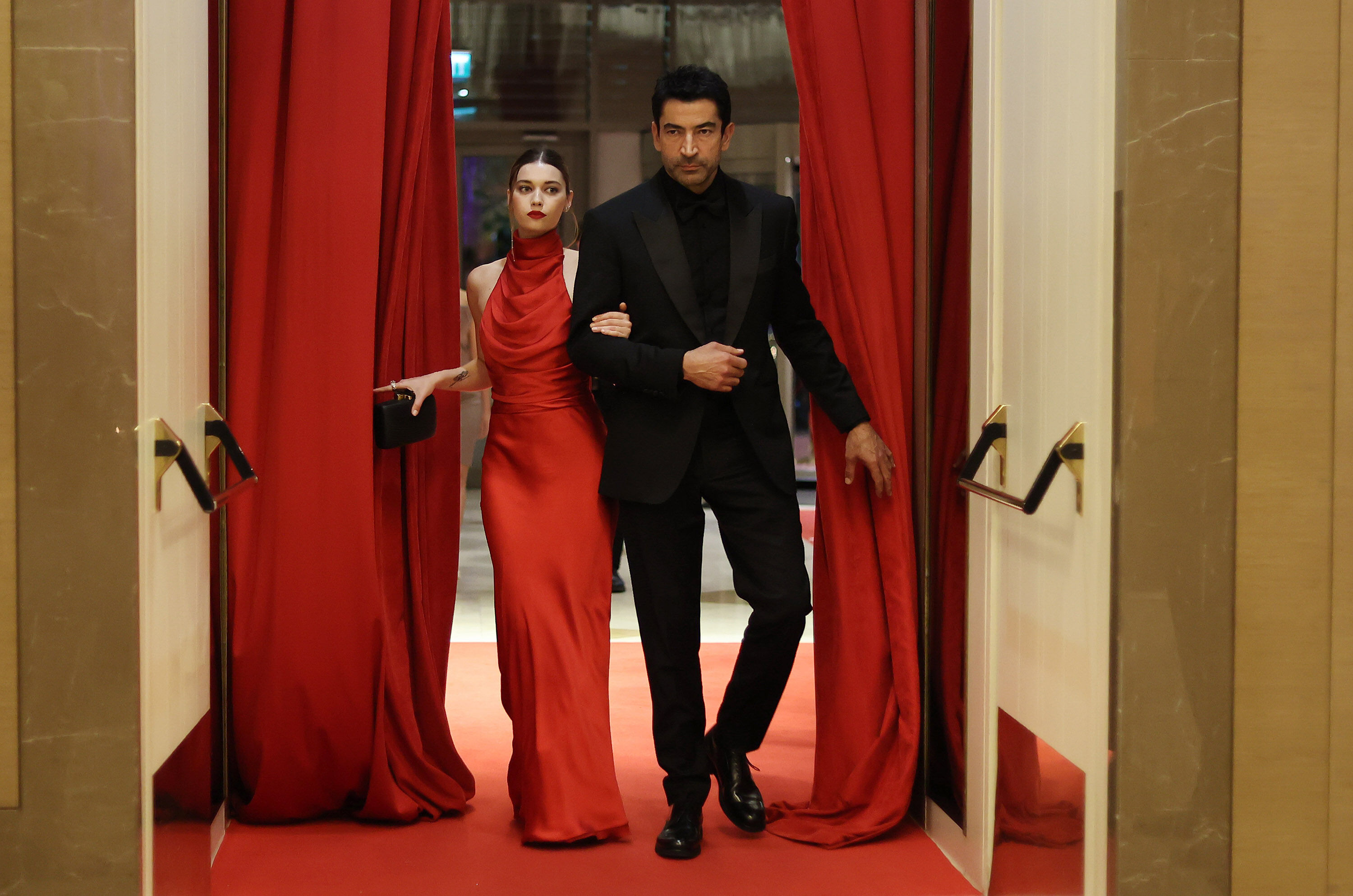 A.b.i̇ 10. Bölüm (216)