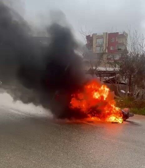 Adıyaman'da Seyir Halindeki Motosiklet Alev Topuna Döndü (2)