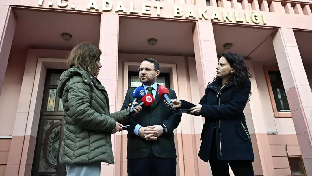 Akin Gurlekten Ozgur Ozele Sert Cevap 2